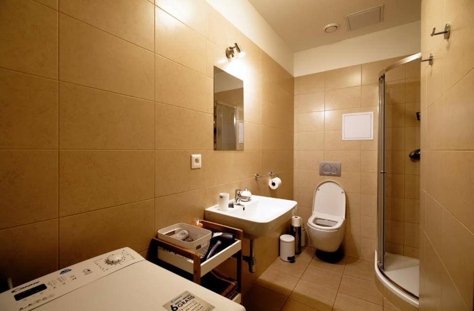 Cosy Studio, 15Min To Old Centre, Self-Check In, Free Wifi, Welcome Drink! Прага Екстер'єр фото